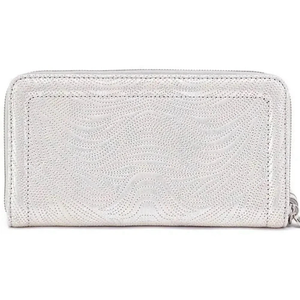 NWT HOBO Nila Large Zip Around.Silver/white. 100% Genuine Leather.New with tag